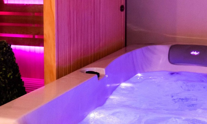 Montrouge Bed & Breakfast | 100% Private Spa with sauna and jaccuzzi