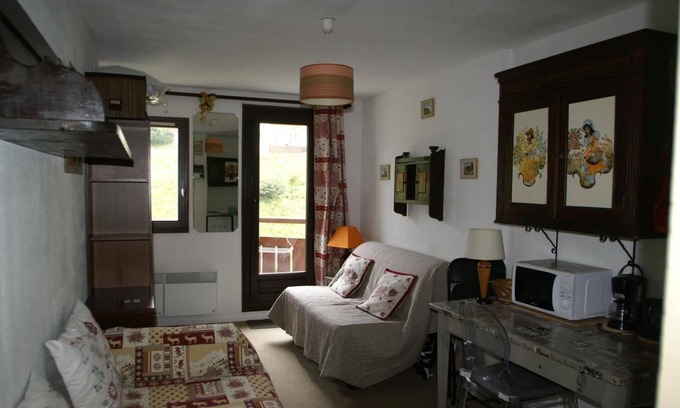 Prapoutel Apartment | 100m from resort center, parking, tv, ski locker, 18m², Les 7 Laux