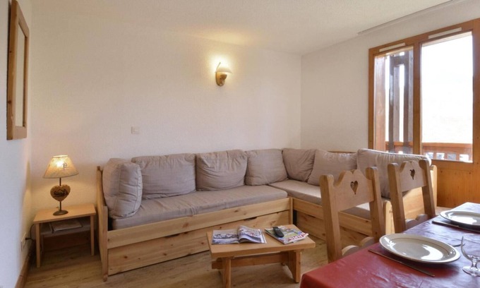 Macot-la-Plagne Apartment | 100m from ski slopes, 5th floor, view ski slopes/ski slopes, balcony, tv, ski locker, 32m²