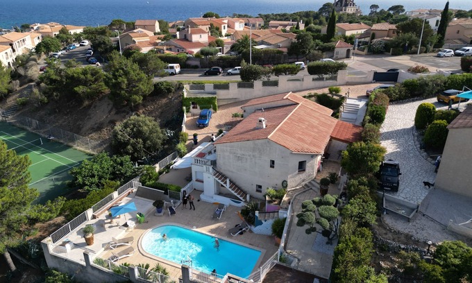 Sausset-les-Pins Apartment | 10mn from the port, village and sea, T3 first floor villa on the Côte Bleue