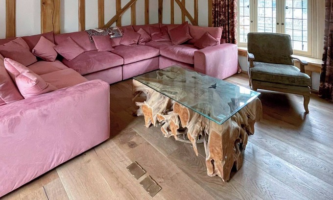 Great Saling Cottage | 11 bedroom accommodation in Stebbing