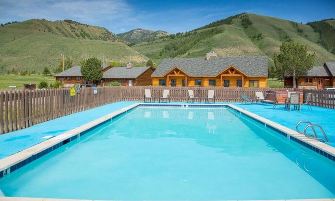 Afton Condo | 11) Double Queen Condo with kitchenette - The Mountain Inn