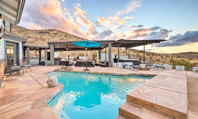 Laveen Village House | 11 Mi to Dtwn: Phoenix Guest House w/Hot Tub