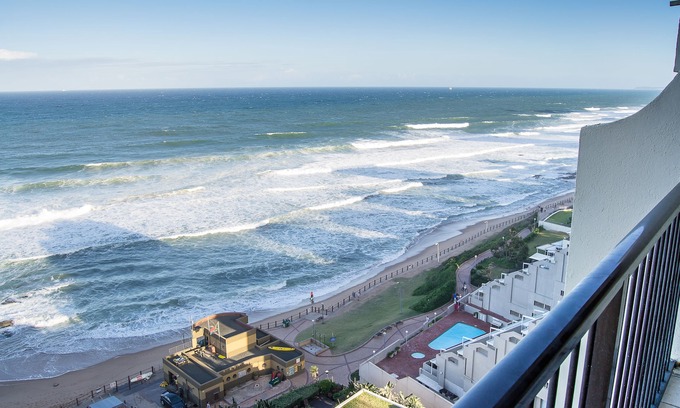 Umhlanga Apartment | 1104 Bermudas