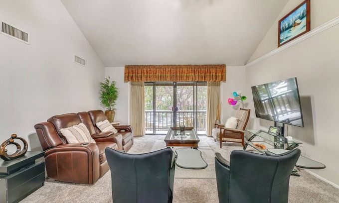 Las Colinas Condo | 12 Mi to Downtown Dallas: Irving Condo w/Balcony