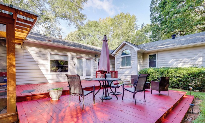 Watkinsville House | 12 Mi to UGA Campus: Spacious Group Getaway!