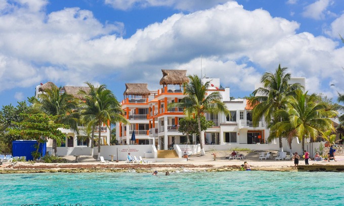 Cozumel Condo | 121 FIVE STAR REVIEWS! On the beach! Daily cleaning!