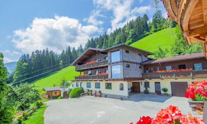 Fuegenberg Apartment | 125 m² Apartment ∙ 5 bedrooms ∙ 11 guests