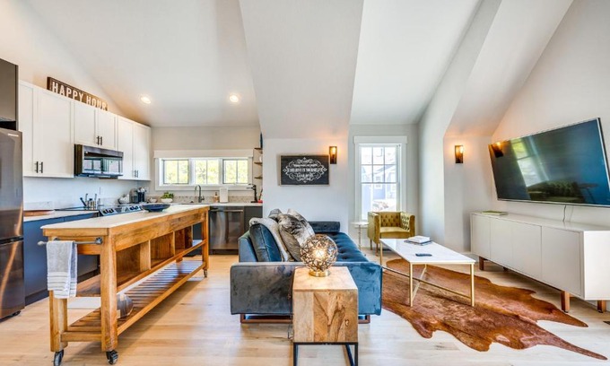 North Central Westminster Apartment | 14 Mi to Dtwn Denver Sleek Westminster Home