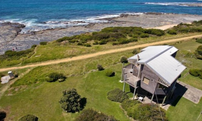 Marengo House | 14 Steps - located at Apollo Bay