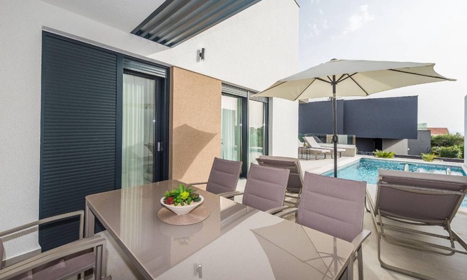 Novalja House | 150 m² House ∙ 3 bedrooms ∙ 8 guests