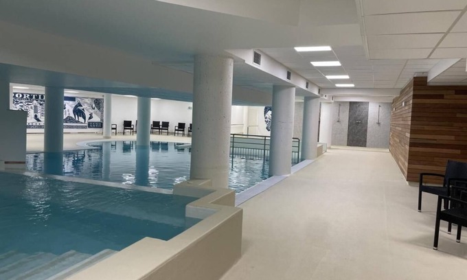 Eaux-Bonnes Apartment | 150m from ski slopes, 2nd floor, view ski slopes, swimming pool, terrace, tv, ski locker, 56m²