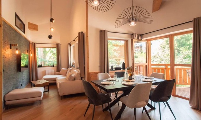 Les Avanchers-Valmorel Apartment | 15m from ski slopes, 3rd floor, view mountain, balcony, tv, ski locker, 100m², Valmorel