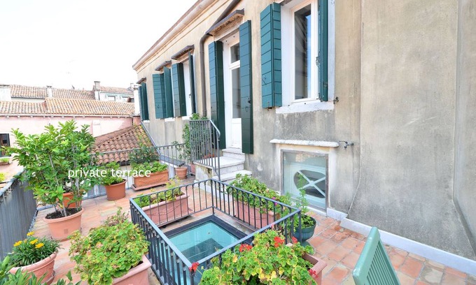 Dorsoduro Apartment | 170 m² Apartment ∙ 2 bedrooms ∙ 4 guests