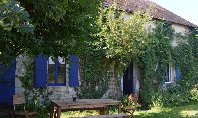 Saint-Maur Cottage | 18th Century Family House with Private Garden in Nature, Near Châteauroux