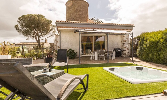 Monnieres Cottage | 18th century mill, 3 bedrooms, garden, wifi in Monnières