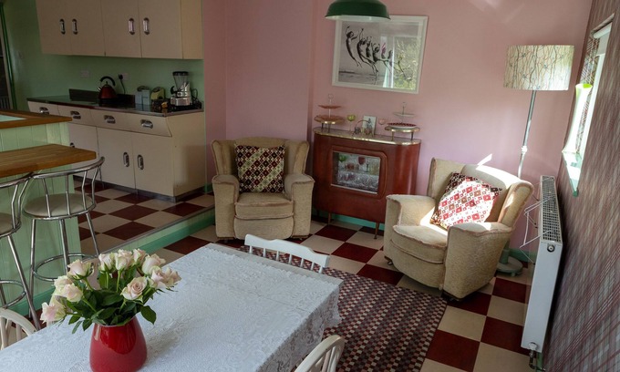 Kilkhampton House | 1950's styled Bungalow close to Cornwall Coast in quiet surroundings.