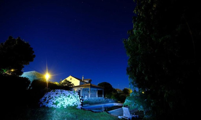 Vila Ruiva Villa | 19th Centry Farmhouse Getaway - Sleep 12-14 w Pool