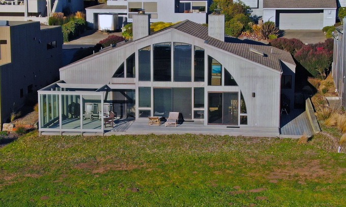 Bodega Bay House | 19th Hole - Spectacular ocean views, front line Bodega Harbour, 18th fairway