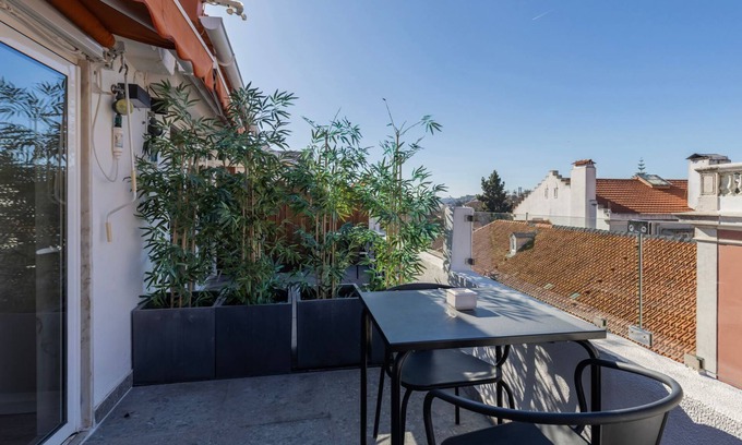 Merces Apartment | 1BDR Apartment w/AC and Terrace by LovelyStay