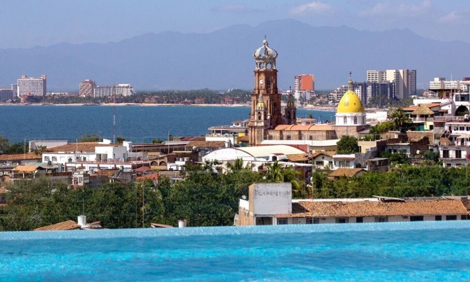 Emiliano Zapata Condo | 1BR-2BA condo 2 blocks from Los Muertos Beach