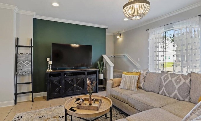 Highlands - Perkins Condo | 2-bd condo close to campus, free parking, sleeps 6