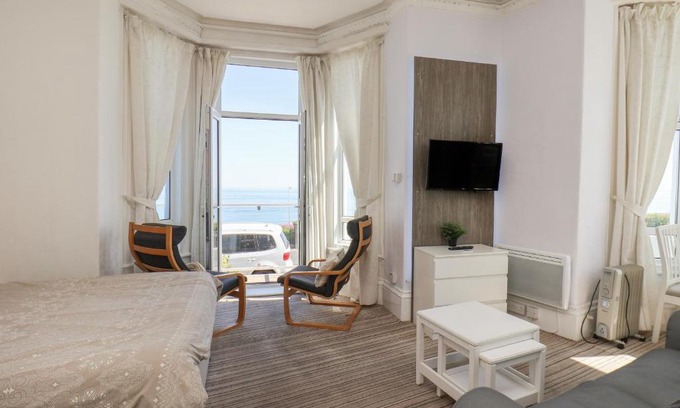 Bridlington Old Town Apartment | 2 Beach View Beaconsfield House