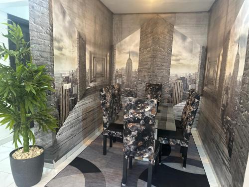 Akouedo Apartment | 2-Bed 1-Bath - Sleeps 4 with Parking