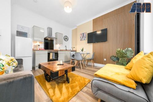 Levenmouth House | 2 Bed Home with Parking Sleeps 4