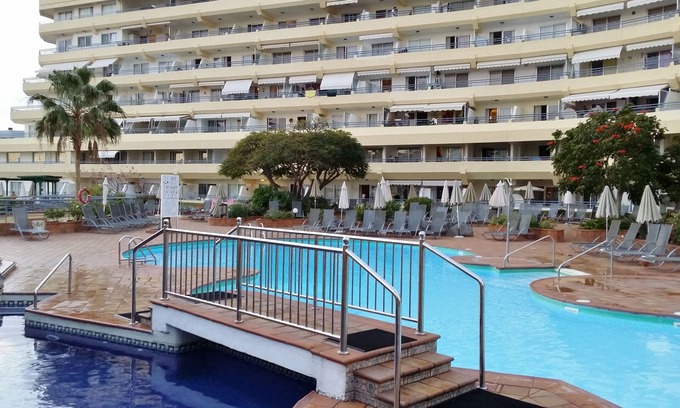 Costa Adeje Hotel | 2 Bed Hotel Apt, Sleeps 4/6, Costa Adeje, 5 minutes walk to Beach, Shops & Bars