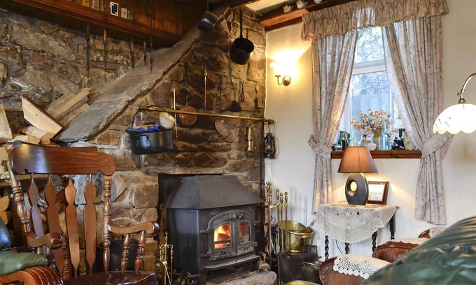 Pontsticill Cottage | 2 bedroom accommodation in Pontsticill, Brecon Beacons