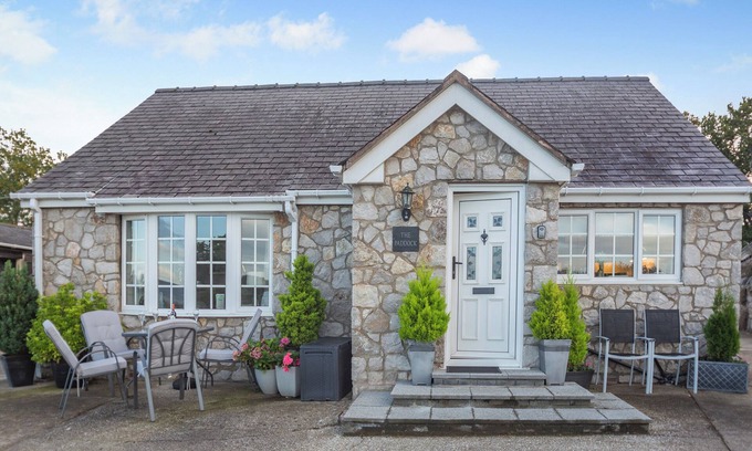 Saint Asaph Cottage | 2 bedroom accommodation in Cefn, near St Asaph