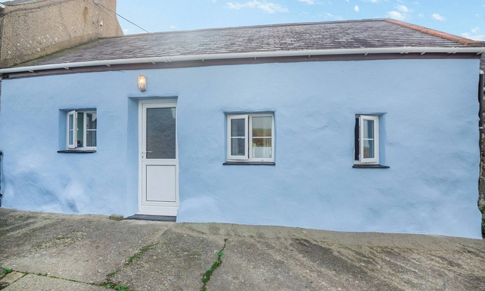 Garn Fadryn Cottage | 2 bedroom accommodation in Rhiw, near Aberdaron
