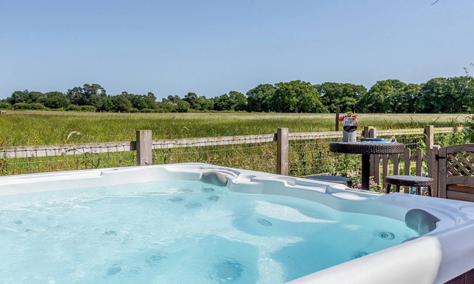 Watersfield Cottage | 2 bedroom accommodation in Bury Gate, near Pulborough