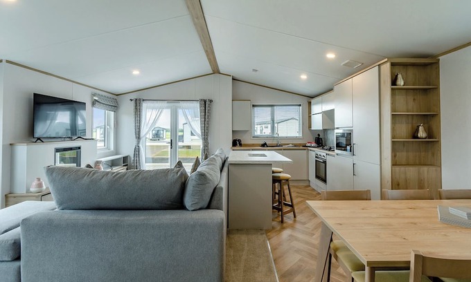 Hornsea Ski Chalet | 2 bedroom accommodation in Hornsea