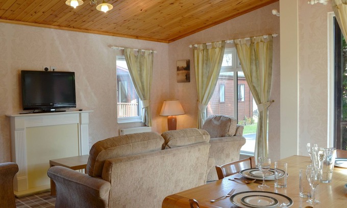 Dinnet Cottage | 2 bedroom accommodation in Dinnet, near Ballater