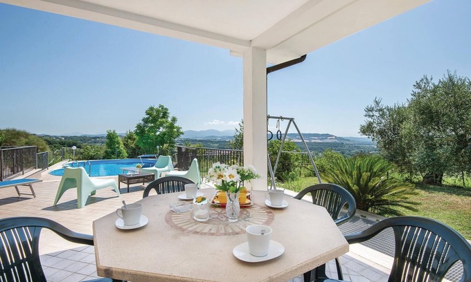 Orte Apartment | 2 bedroom accommodation in Orte VT