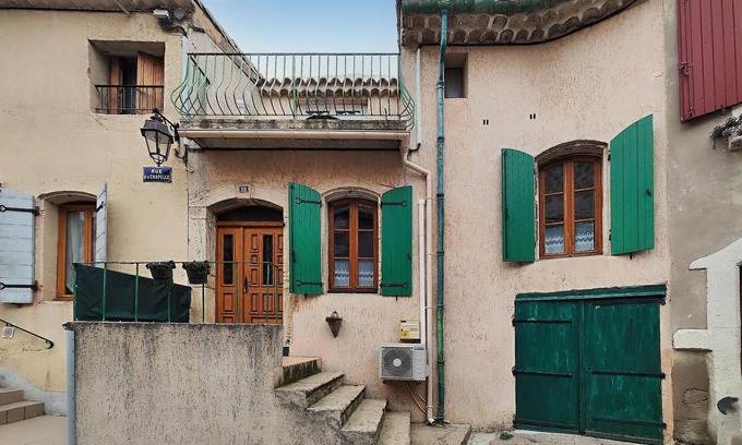 Servian House | 2 bedroom amazing home in Servian