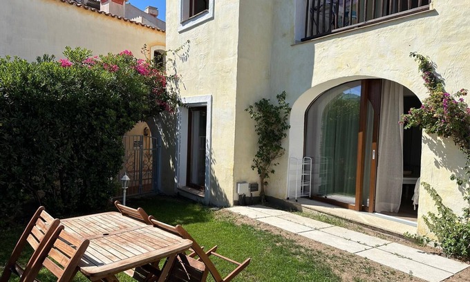 Liscia di Vacca Apartment | 2-bedroom apartment nearby beaches of Liscia di Vacca, Costa Smeralda AC, WiFi