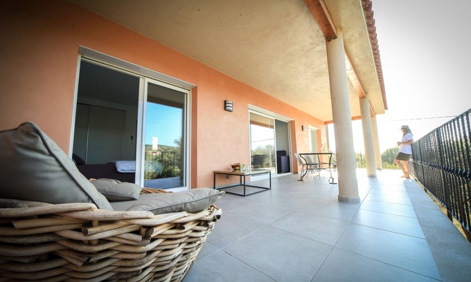 Olmeto Apartment | 2 bedroom apartment 200 meters from the WIFI beach, balconies, terraces,