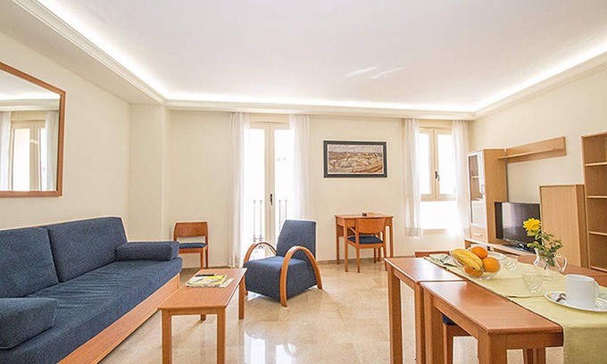 Trinitat Apartment | 2 Bedroom apartment with balcony. VIV 12