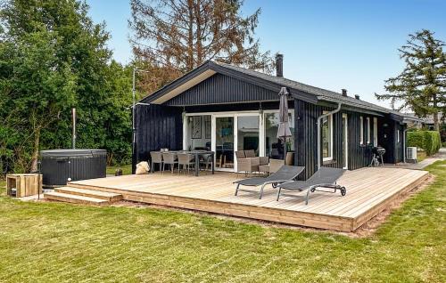 Skastrup Strand House | 2 Bedroom Awesome Home In Bogense