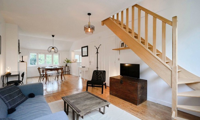 Marcq-en-Baroeul Apartment | 2-bedroom duplex apartment near tramway.