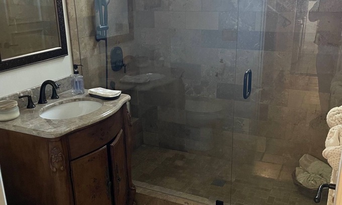 Carlsbad Apartment | 2-bedroom Guest apartment in Carlsbad. Ocean & golf course view & roof top deck