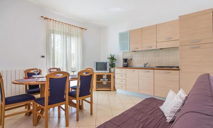 Vrvari Apartment | 2 bedroom nice apartment in Porec
