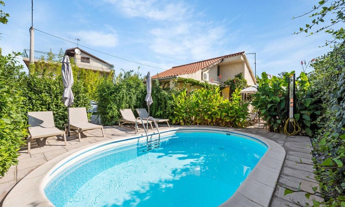 Brodarica House | 2 bedroom nice home in Brodarica