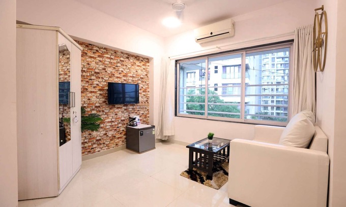 Kandivali East Apartment | 2 Bedroom Private Suite