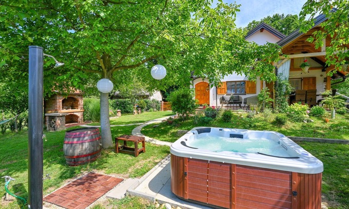 Jalzabet House | 2 bedroom stunning home in Jalzabet