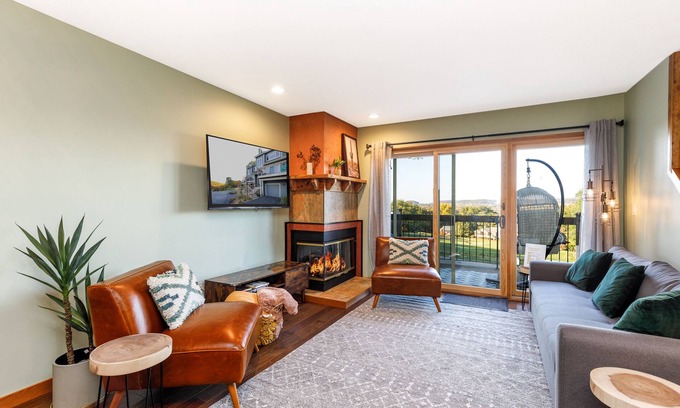 The Galena Territory House | 2 Bedroom Townhouse w/Play Room+Pets Welcome