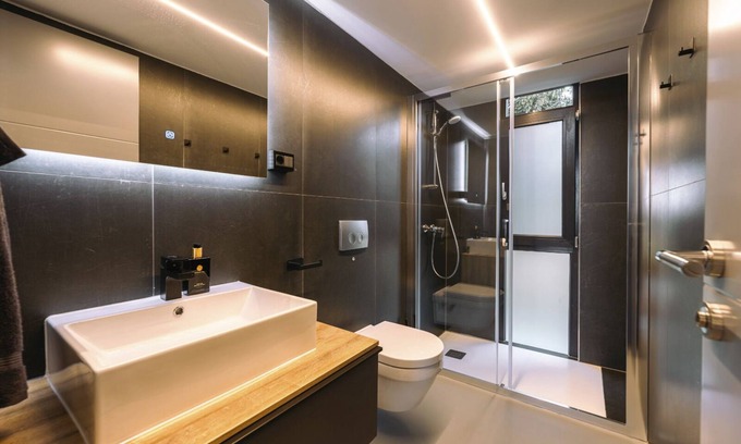 Klake Villa | 2-bedroom villa in delightful Klake with AC, WiFi, heated pool. sauna